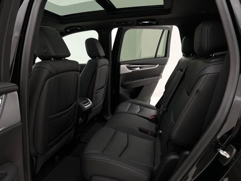 Used 2022 Cadillac XT6 Premium Luxury image 21
