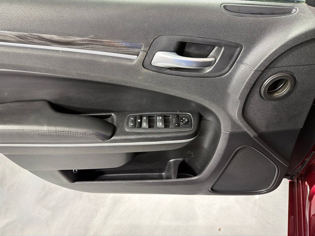 Used 2019 Chrysler 300 Touring w/ Sport Appearance Package RWD image 11