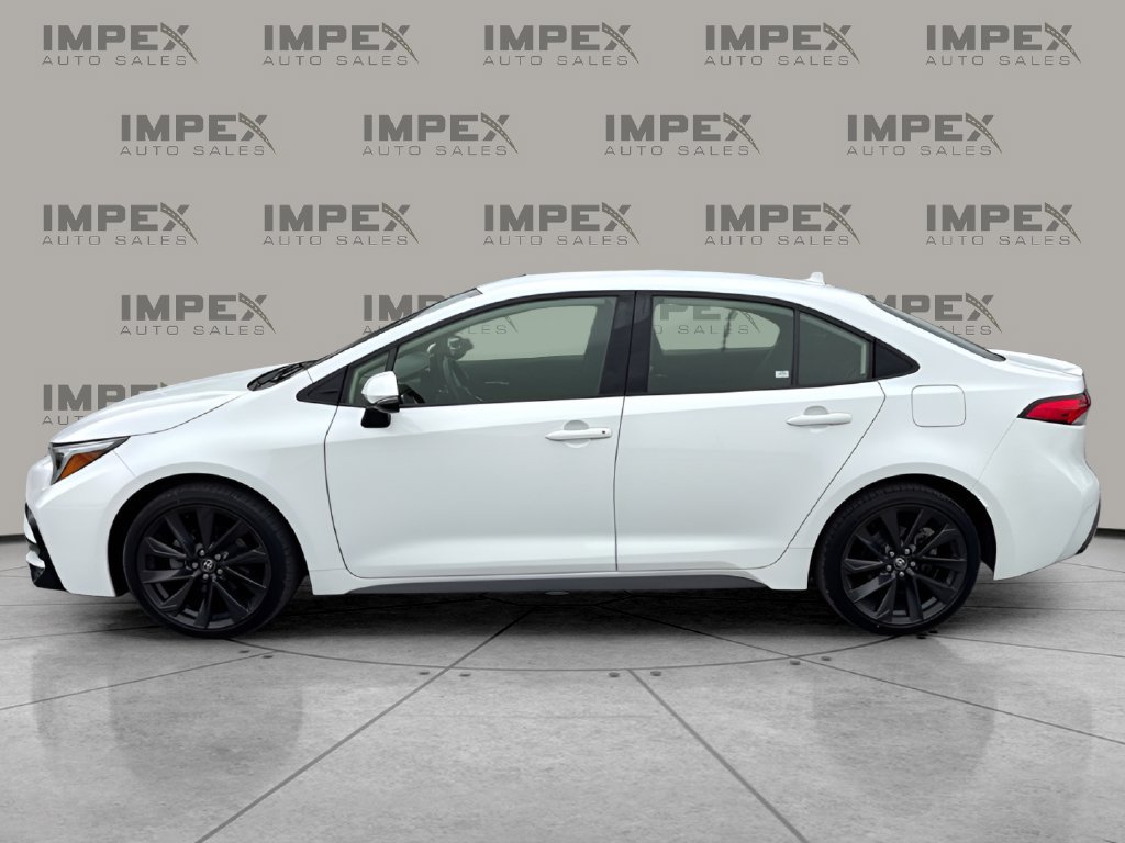 Used 2024 Toyota Corolla SE FWD image 2