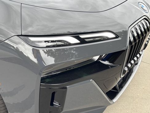 New 2026 BMW 750e xDrive AWD/4WD image 11
