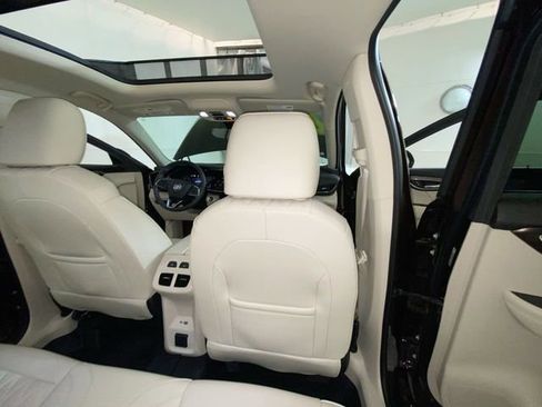 Used 2023 Buick Envision Avenir AWD/4WD image 36