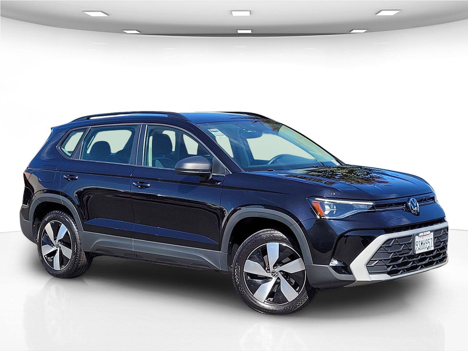 Certified 2025 Volkswagen Taos S AWD/4WD image 2