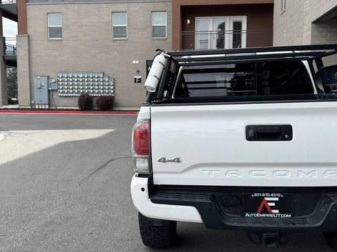 Used 2017 Toyota Tacoma Limited w/ Tow Package AWD/4WD image 6