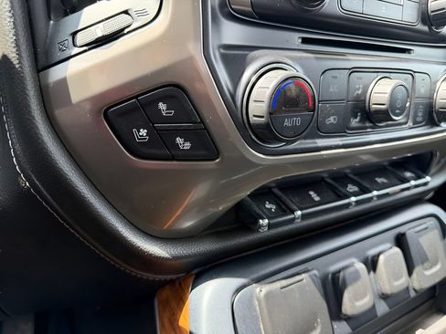 Used 2017 Chevrolet Silverado 1500 High Country AWD/4WD image 27
