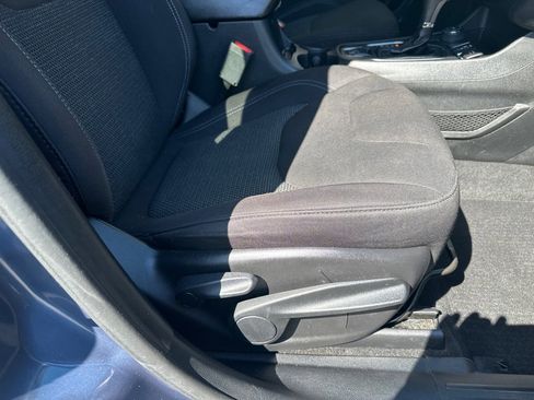 Used 2019 Jeep Cherokee Latitude w/ Cold Weather Group image 10