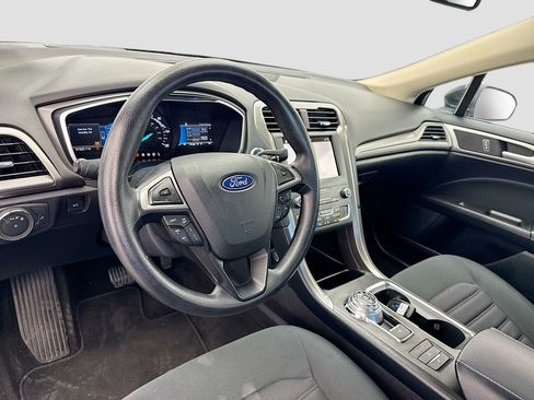 Used 2019 Ford Fusion SE FWD image 7