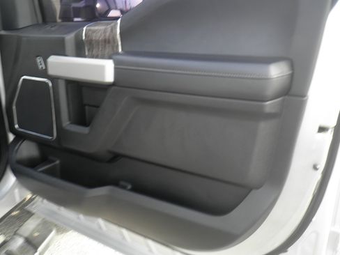 Used 2017 Ford F350 Lariat w/ Lariat Ultimate Package image 27