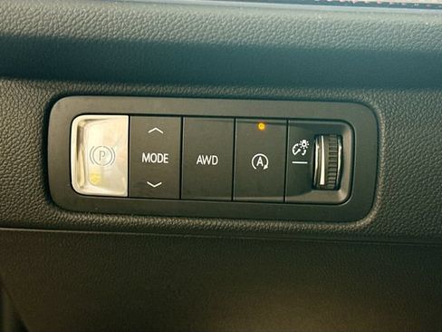 Used 2025 Chevrolet Traverse Z71 w/ Driver Confidence Package AWD/4WD image 11