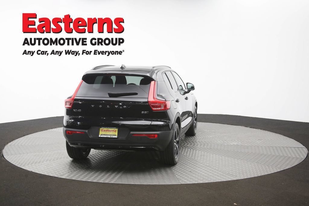 Used 2024 Volvo XC40 B5 Core AWD/4WD image 41