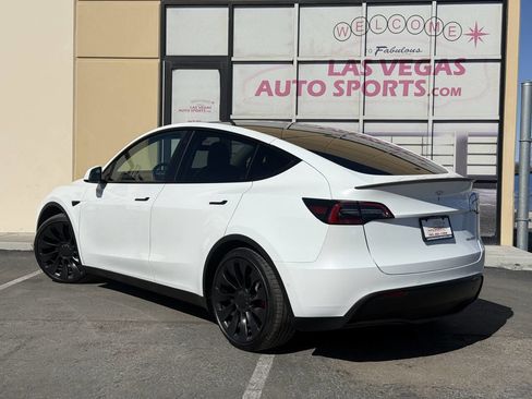 Used 2022 Tesla Model Y Performance image 9