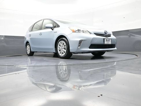 Used 2012 Toyota Prius V Three FWD image 27