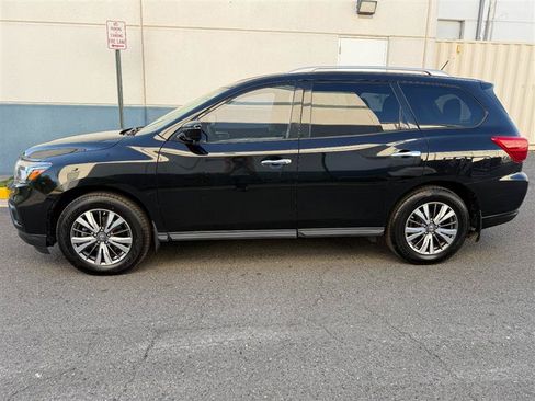 Used 2018 Nissan Pathfinder S AWD/4WD image 3