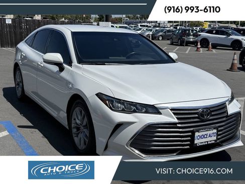 Used 2019 Toyota Avalon XLE w/ Carpet Mat Package FWD image 1