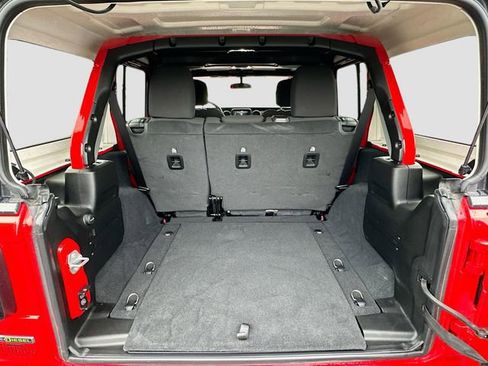 Used 2022 Jeep Wrangler Unlimited Sport S image 24