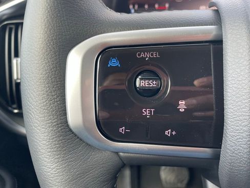 New 2026 Nissan Armada SV image 9