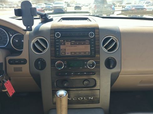 Used 2008 Lincoln Mark LT 4x4 image 8