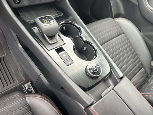 Used 2025 Nissan Rogue SV image 32