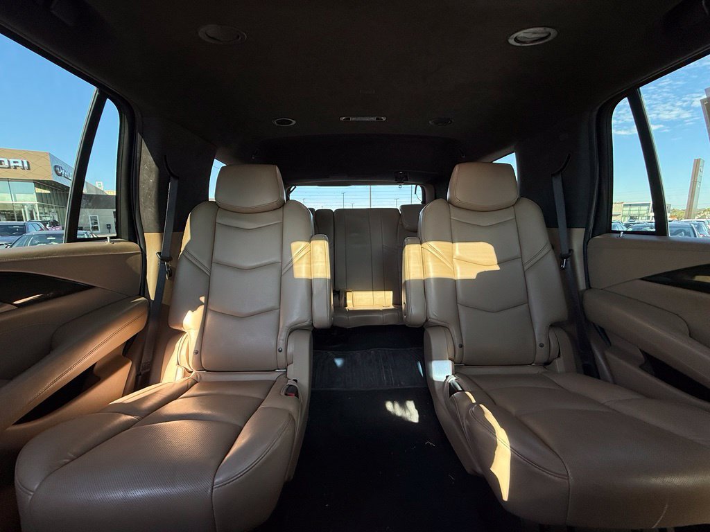 Used 2019 Cadillac Escalade Platinum AWD/4WD image 32