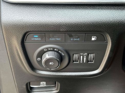 Used 2022 Jeep Grand Cherokee Overland AWD/4WD image 19