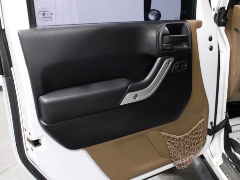 Used 2012 Jeep Wrangler Unlimited Sahara w/ Mopar Chrome Edition Group image 11