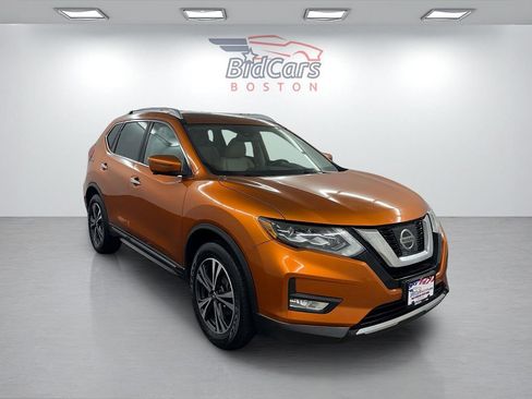 Used 2017 Nissan Rogue SL w/ SL Premium Package AWD/4WD image 3