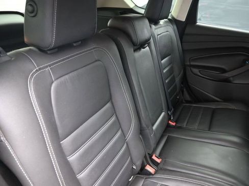 Used 2017 Ford Escape Titanium image 34