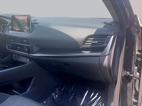 Used 2026 Nissan Rogue SV AWD/4WD image 19