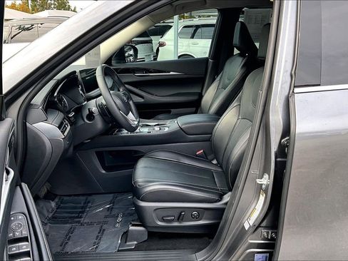 Certified 2025 INFINITI QX60 Pure image 38