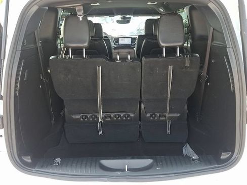 Used 2025 Chrysler Pacifica Select FWD image 28