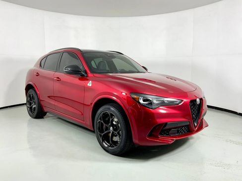 Used 2024 Alfa Romeo Stelvio Quadrifoglio w/ Active Assist Plus Package AWD/4WD image 4