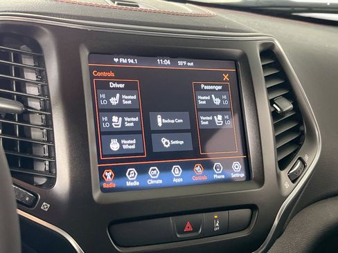 Used 2022 Jeep Cherokee Trailhawk w/ Premium Leather Package image 19