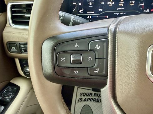 Used 2023 GMC Yukon XL Denali image 21