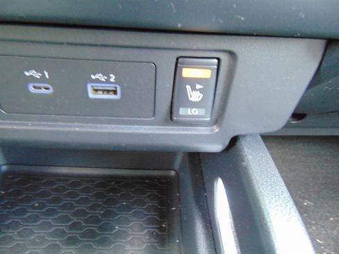 Used 2022 Nissan Frontier SV image 28