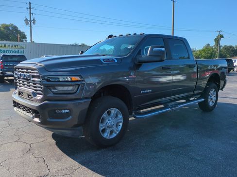 Used 2025 RAM 2500 Big Horn AWD/4WD image 8