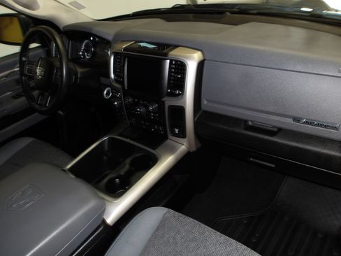 Used 2019 RAM 1500 Big Horn AWD/4WD image 15
