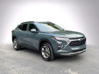 Used 2026 Chevrolet Trax LT w/ Sunroof Package FWD video 2