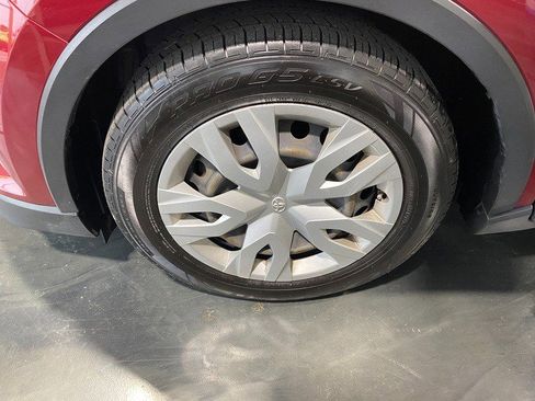 Used 2019 Toyota C-HR LE image 10