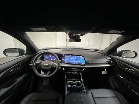 New 2025 Chevrolet Traverse LT w/ LPO, Floor Liner Package image 54