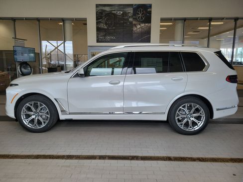 New 2026 BMW X7 xDrive40i AWD/4WD image 2