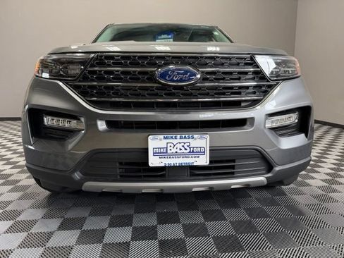 Used 2023 Ford Explorer XLT w/ Equipment Group 202A AWD/4WD image 3