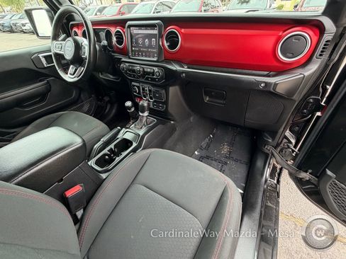 Used 2021 Jeep Gladiator Rubicon AWD/4WD image 11