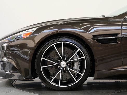 Used 2014 Aston Martin Vanquish Coupe image 34
