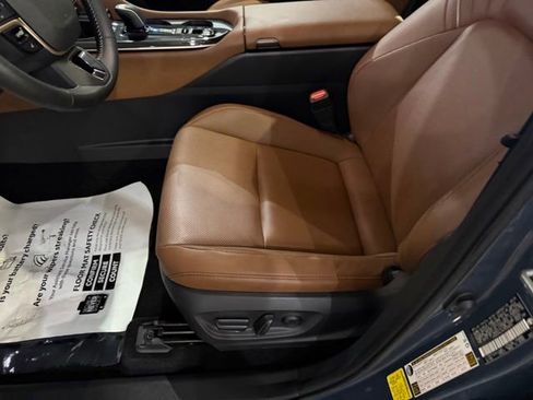 Used 2025 Toyota Crown Signia AWD/4WD image 11