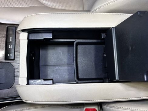 Certified 2020 Toyota Highlander Platinum image 38