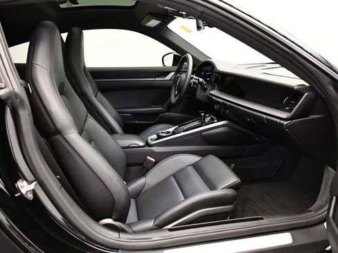 Used 2021 Porsche 911 Carrera image 44