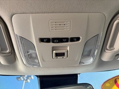 Used 2020 Toyota Corolla LE image 21