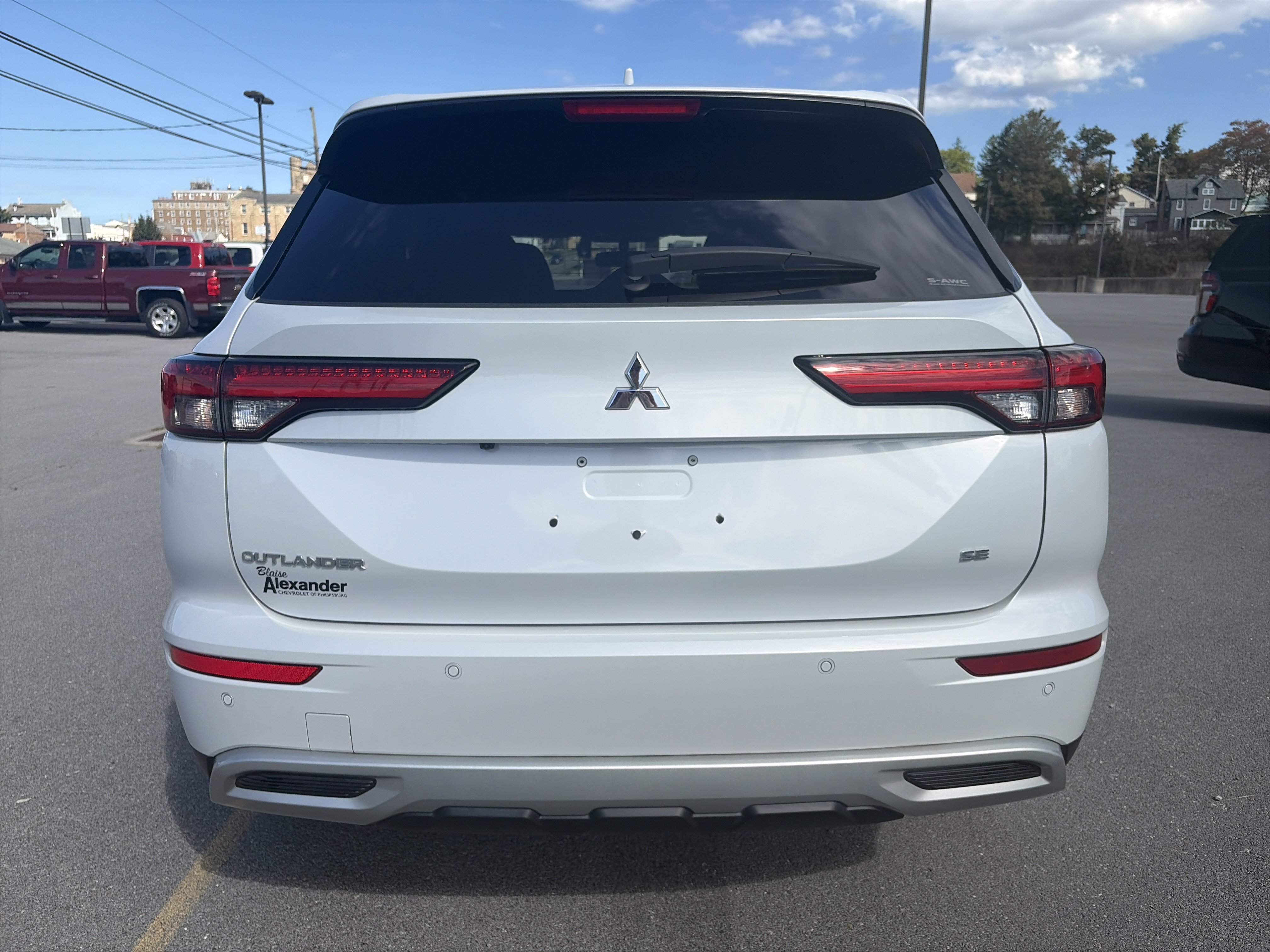 Used 2024 Mitsubishi Outlander SE AWD/4WD image 14
