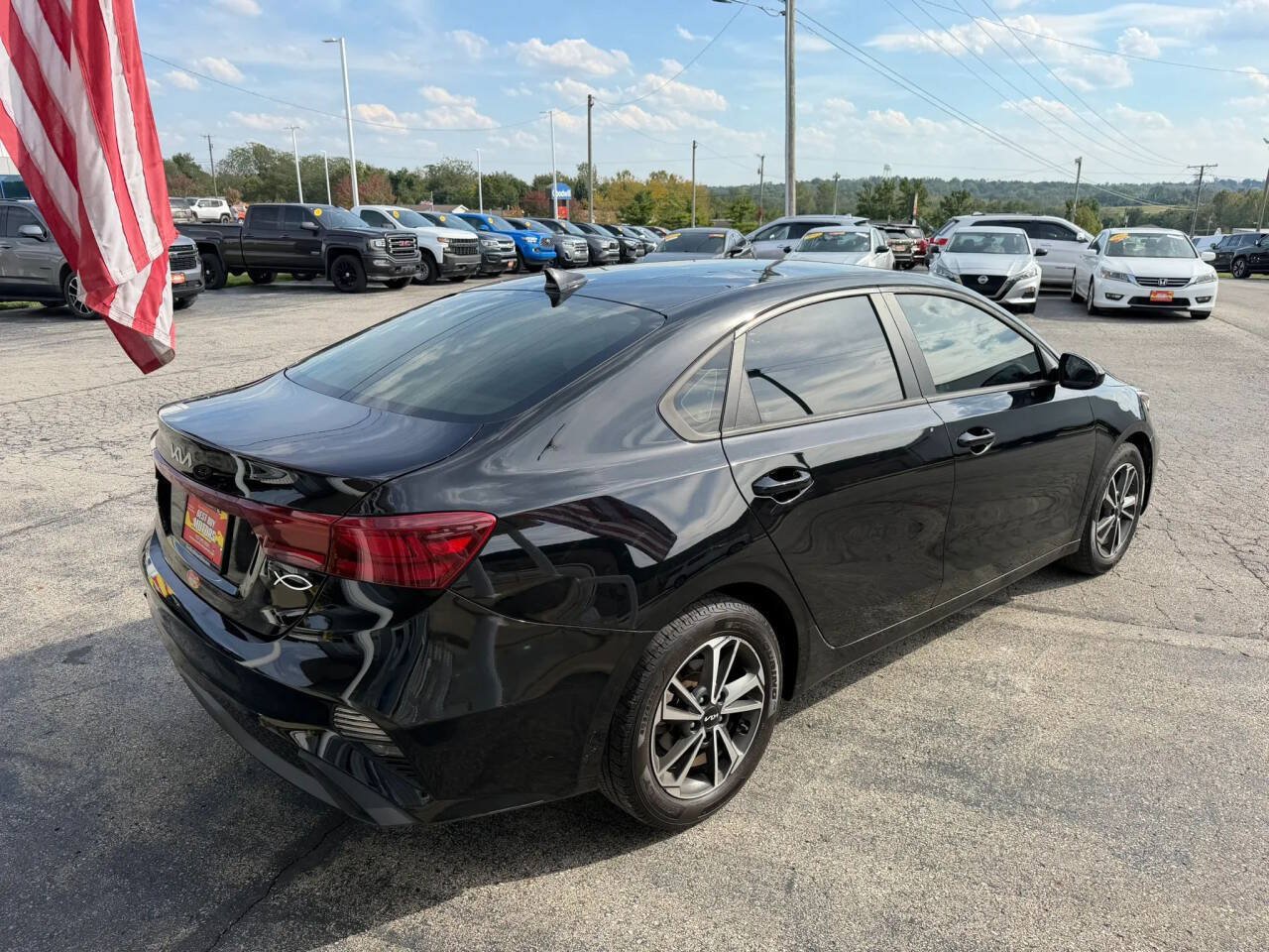 Used 2022 Kia Forte LXS FWD image 5