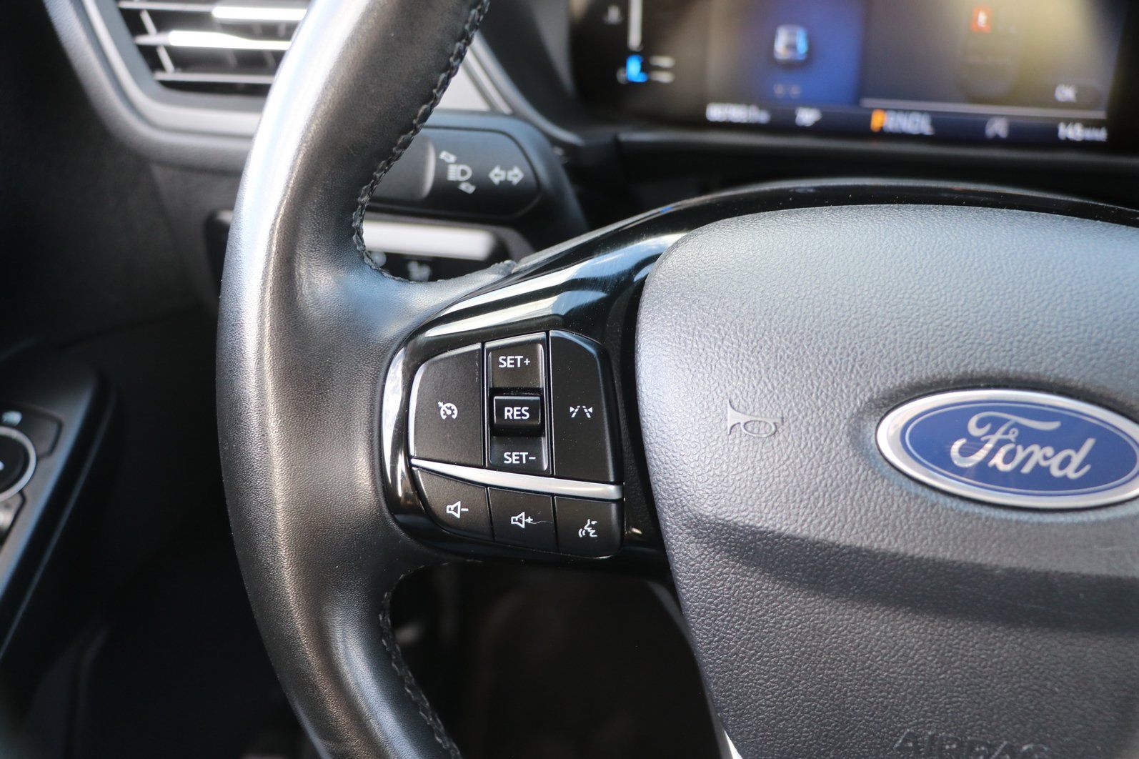 Used 2024 Ford Escape Active w/ Cold Weather Package FWD image 18