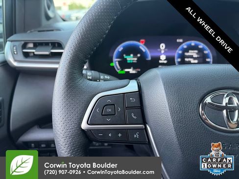 Used 2025 Toyota Sienna Platinum AWD/4WD image 31